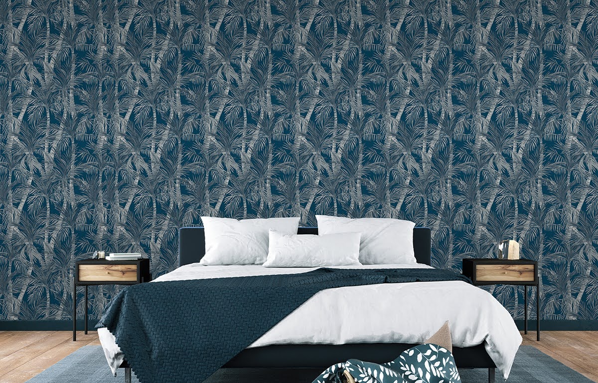 Tapeten Design Blätter Bäume blau grau Decoprint aus Belgien im Schlafzimmer