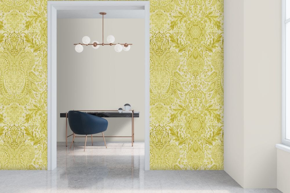 Tapete gelb im Wohnzimmer aus der Hohenberger Tapeten Manufaktur in Deutschland